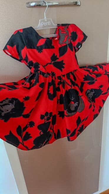 Next Baby platya. 12-18 ay razmer. Pışnıy modeldir. Altında astarı