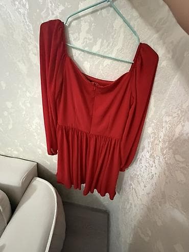 Qırmızı rəngli mini don - Stil: romantik/klasik siluet, yuxarı — 1