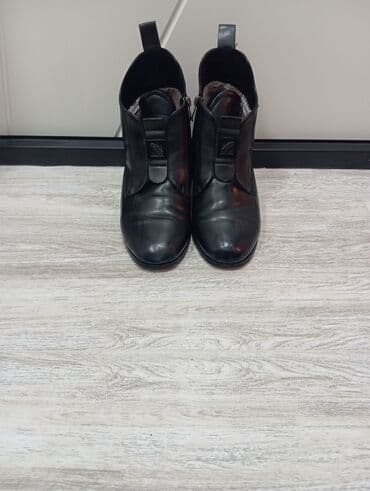 Botinkalar: Sapaşki . Qadin ucun .40 razmer. Ehmedlide . Ikinci elde olsa yaxşi — 1