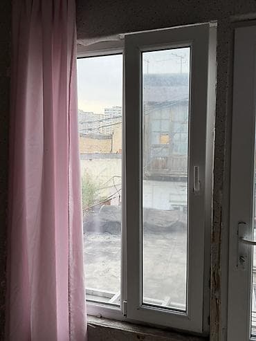 qapi plasmas: PVC pəncərə və qapı dəsti 7 pencere (setkalari ustunde) + 1 qapi — 4