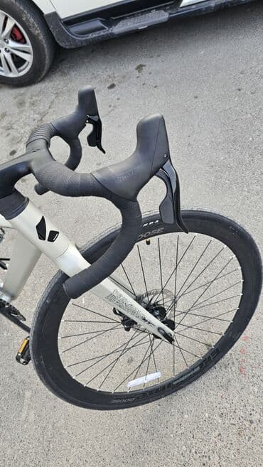 велосипеды trinx бишкек: Şosse/Gravel tipli velosiped - Çərçivə: yüngül alüminium, mat gümüş — 7