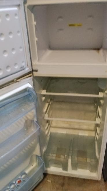 4 luk kabel: Xarab 2 qapılı Beko Soyuducu Satılır, rəng - Ağ — 1