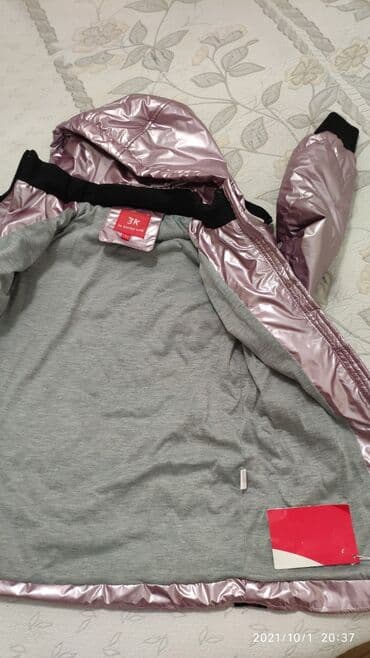 sumqayitda qadin ucun is elanlari: Qiz uchun parlaq vetrovka. Tezedir, olchu - 116-140 sm. Qiymeti 35 — 4