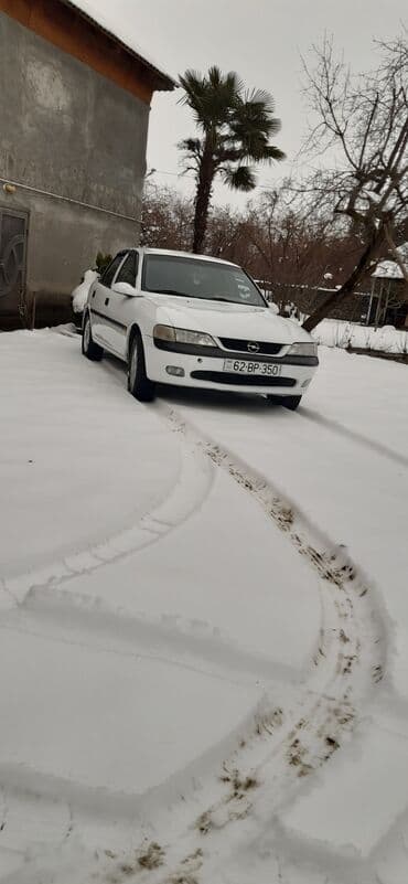 Opel Vectra: 1.8 l | 1997 il 333846 km Sedan