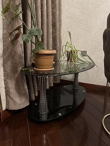 Jurnal masası, Açılmayan, Şüşə, Oval masa