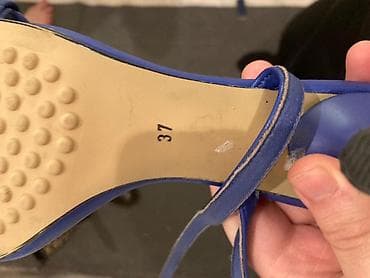 rezin botinkalar: Mavi rəngli qadın sandalı - Rəng: tünd mavi - Ölçü: 37 (daxili — 2