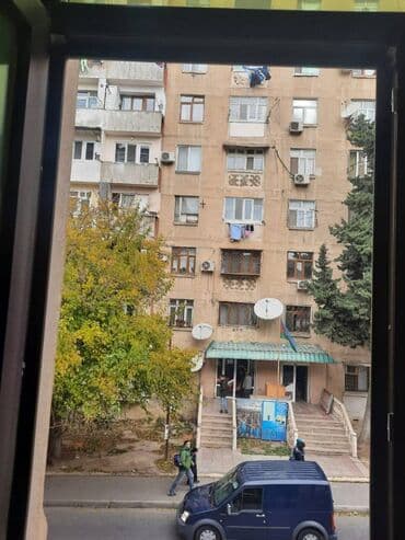 ehmedlide ev: Əhmədli metrosunun yaxınlığında 4 mertebeli binanın 2-ci mərtəbəsində — 7