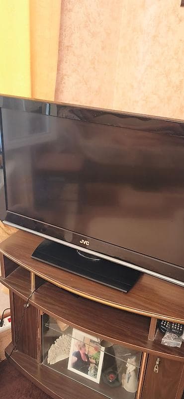 televizo: JVC LCD televizor б/у - Ekran: 32, smart deyil - Korpus: qara rəng — 1