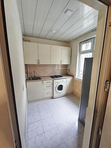 icarəyə: Kirayə mənzil – 2 otaqlı, mebellə və məişət texnikasiyla. Metroya 2-3 — 4