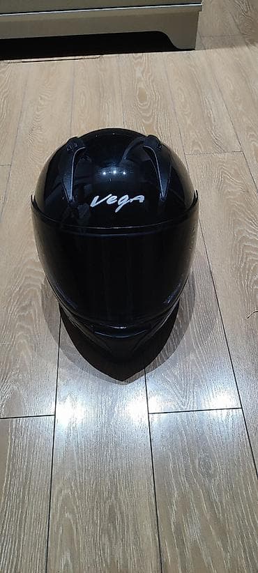 s class guzgu: Vega tam üzlü (full-face) moto dəbilqə - Rəng: parlaq qara, tünd — 2