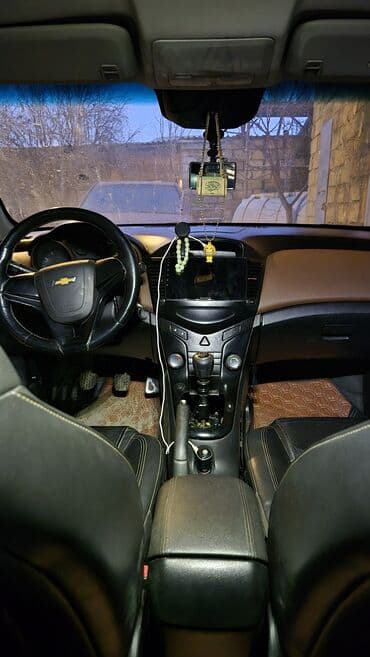 chevrolet azerbaijan satis merkezi: Chevrolet Cruze: 1.6 l | 2010 il 220000 km Sedan — 18