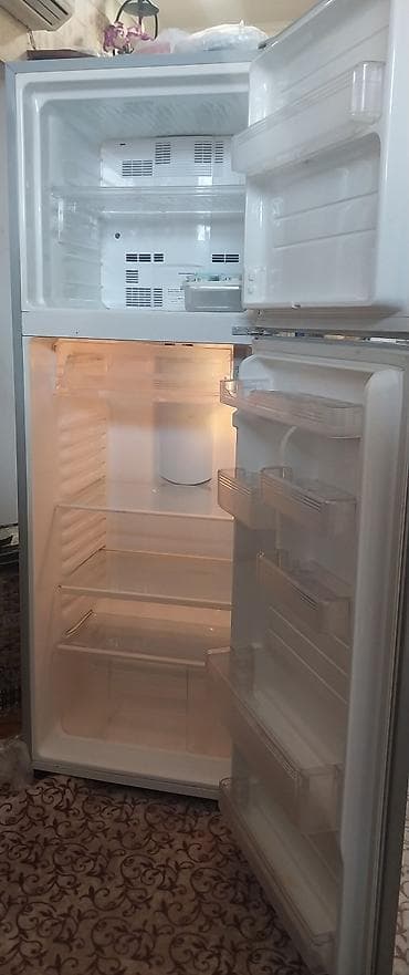 mini soyuducu satilir: 2 qapılı Sharp Soyuducu Satılır, rəng - Boz — 3