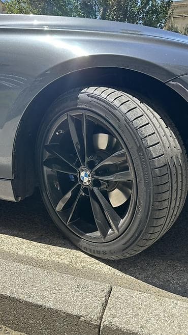 bmw disk: BMW üçün orijinal qara yüngül lehimli disklər və yay təkərləri dəsti — 3