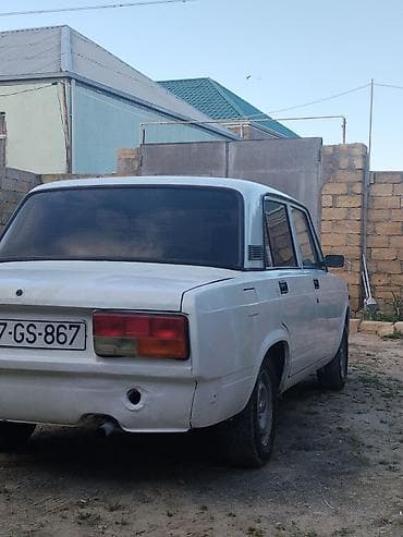 lada 2105: Maşın barterdə olunur üstünlük avtamat 190 yeskaya verilir ama digər — 4