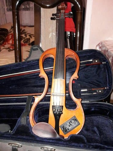 скрипка и электрогитара: Skripka elektron carlo giordano. əla tembri var, ünvan xalqlar — 2