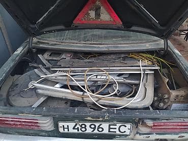 06 satisi: Mercedes-Benz S 280: 2.8 l | 1978 il Sedan — 3