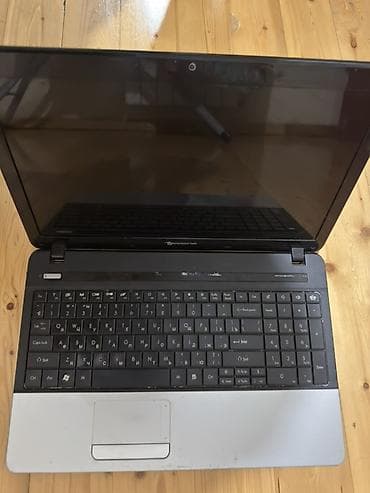 Packard Bell noutbuk Xüsusiyyətlər və dizayn: - Ekran: təxminən 15.6"