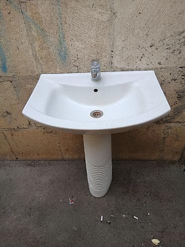 Ayaqüstü hamam lavabosu və qarışdırıcı kran dəsti - Material