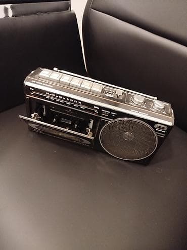 kaset: Sanyo M2670F radio-kaset yazıcısı Japon. - Tip: Radio Cassette — 1