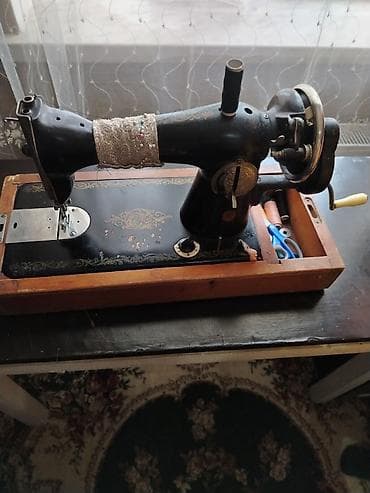Məhsul: Mexaniki tikiş maşını (retro/klassik model) Təsvir: - Güclü — 2