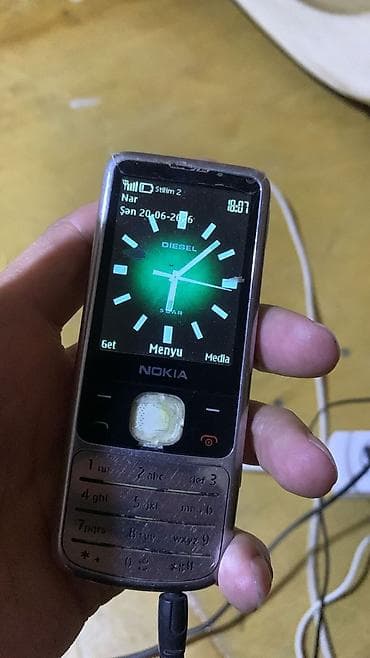 data modem sim card: Nokia 6700 Slide, Düyməli — 2