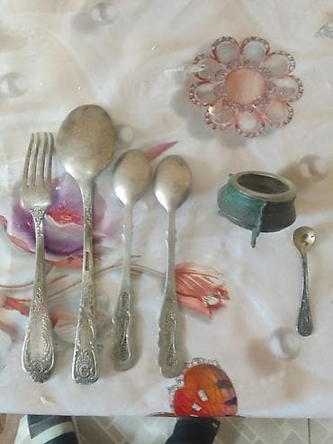 sekilleri cekmek: Məişət süfrə ləvazimatları dəsti Tərkib: - 1 ədəd stol qaşığı – — 1