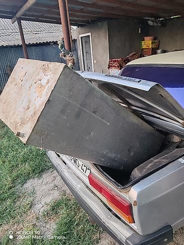 Məhsul: Metal su çəni (kranlı) Təsvir: - Material: qalın divarlı at lalafo.az Məhsul: Metal su çəni (kranlı) Təsvir: - Material: qalın divarlı