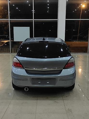 niva 4 4: Opel Astra: 1.6 л | 2005 г. 350000 км Седан — 4