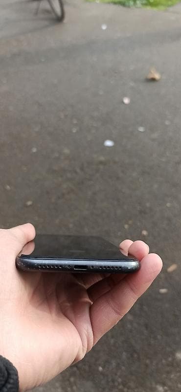 adam terezisi: IPhone 11, 128 GB, Qara, Face ID — 6