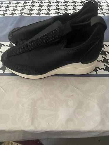 krosovka: Qadınlar üçün slip-on üslubunda gündəlik idman ayaqqabısı - Rəng — 1