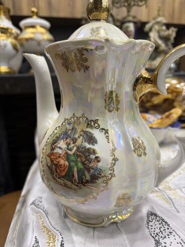 ручная швейна машина: 30 год, Стекло — 3