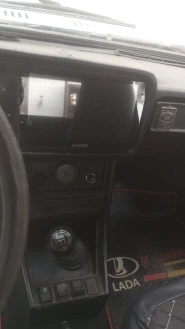 oturacaq uzlukleri: VAZ/Lada klassik sedan – ağ rəngdə, Azərbaycan nömrə nişanı 10-0X-766 — 6