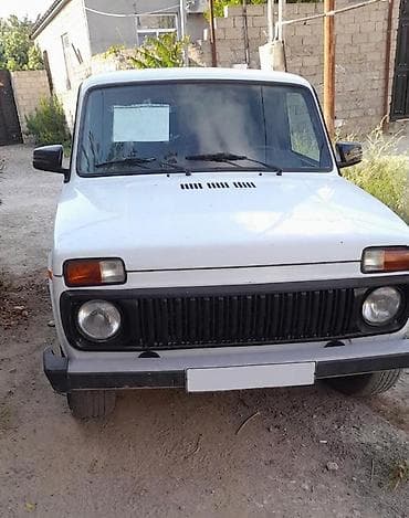 niva 4 qapi: VAZ (LADA) 4x4 Niva: 1.7 l | 2012 il 240000 km Ofrouder/SUV — 1