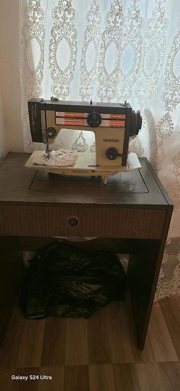 VERITAS tikiş maşını – stolüstü kabinetlə - Brend/model: VERITAS -