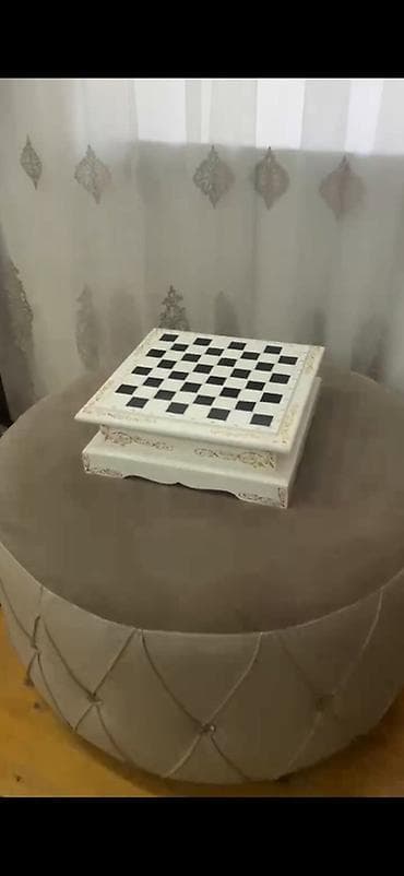 şahmat dəsti: Ağ rəngli taxta şahmat dəsti – sandıq formalı lövhə və figuralar - — 1