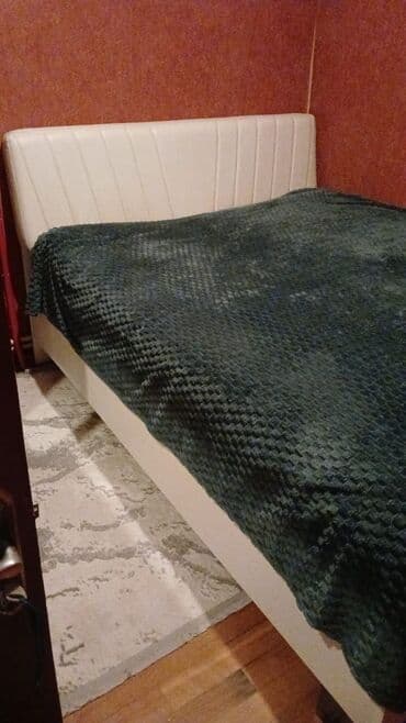 Bitkilər: İkinəfərlik çarpayı, Dolab — 2