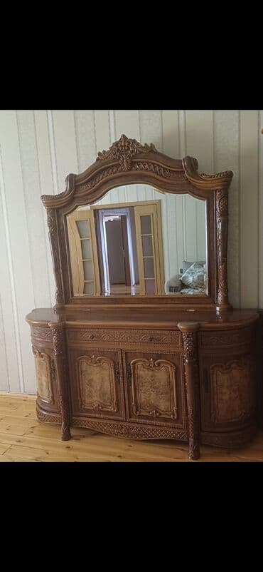 köhnə mebellərin qəbulu: İşlənmiş, Dolab, Kredit yoxdur, Malayziya — 1