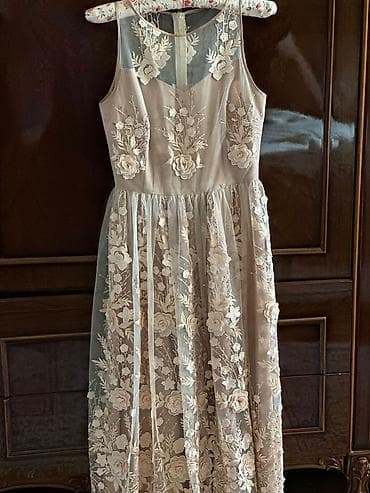 mango çanta: Ziyafet Paltari, Pudra reng, 500 azn alinib 
QIYMET 150azn
 razmer 34 — 3