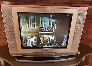Panasonic kineskop televizor - Ekran: təxminən 28–32 düymlük (4:3