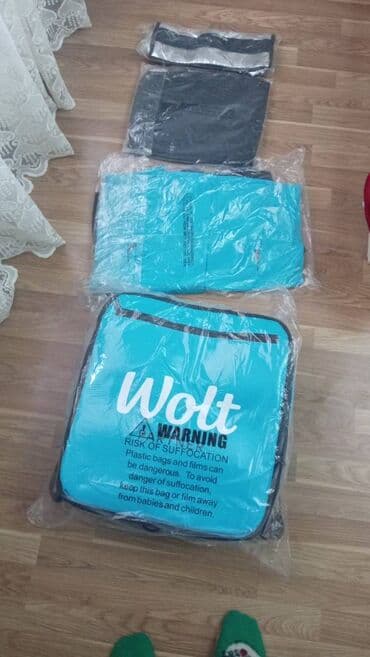 Soyuducu avadanlığı: Canta və s ölçüdə forma nazik kurtkasi şalvarı və su qabı tək canta — 1