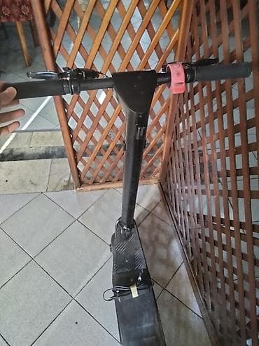 elekt: Elektrik skuter – qara rəng - Şəhər içi rahat hərəkət üçün kompakt — 2
