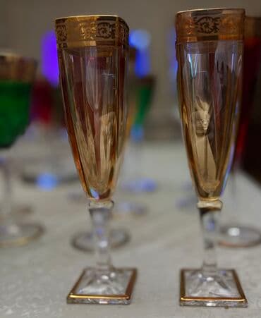 qız şəkilləri çəkmək: Qədəhlər — 9