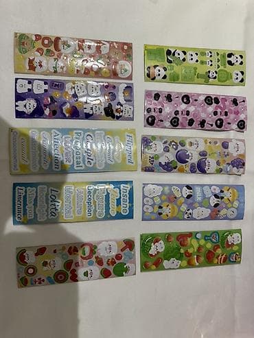 Rəngarəng stiker dəsti Kargoyla bir yerdə 6 azn Yanında hədiyyələr — 1