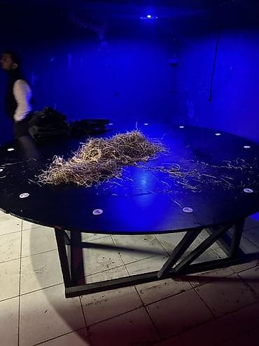 xalca sekilleri: Qonaq otağı üçün, Açılmayan, Dördbucaq masa — 4