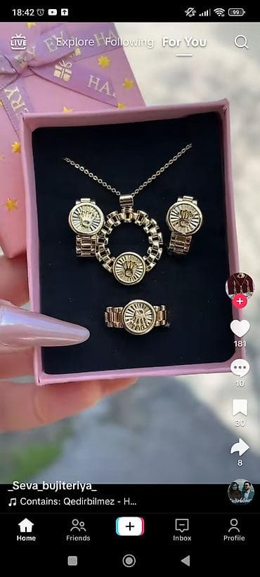 karter üzük: Dəstə daxildir: Üzük, Sırğa, Bilərzik, Sarı qızıl — 5