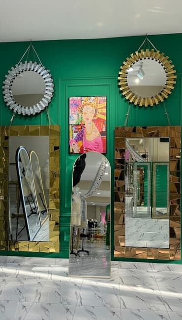 güzgü modelleri: Güzgü Divar üçün, Dekorativ, Arxa işıqlı — 1