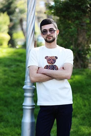 Ofsiant işi axtarıram bakı daxili,maaş gündelik de olar heftelikde