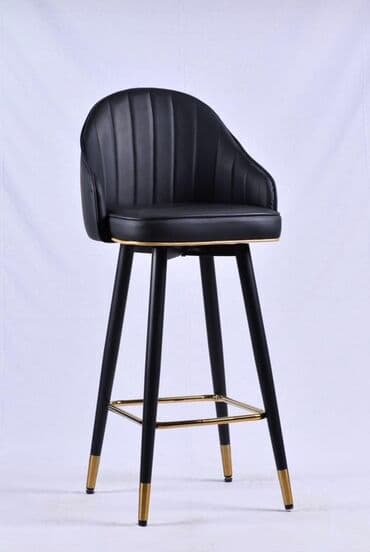 Ofis masaları: Ofis mebel dəsti Tərkib: - İş masası: ağ üst səth, qara metal karkas; — 7