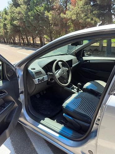 qara disk: Opel Astra: 1.3 l | 2006 il 478000 km Hetçbek — 7