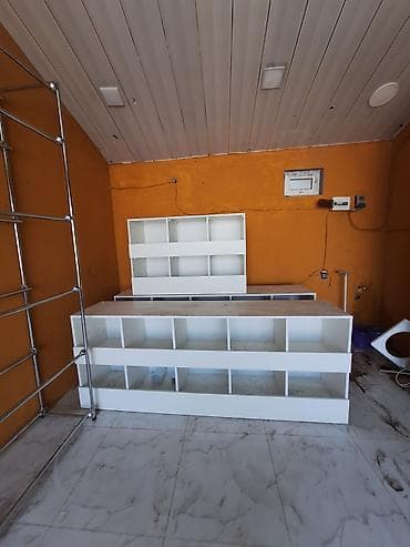 Mağaza üçün vitrin və rəf dəsti - Ağ rəngli vitrin/hesab masası — 4